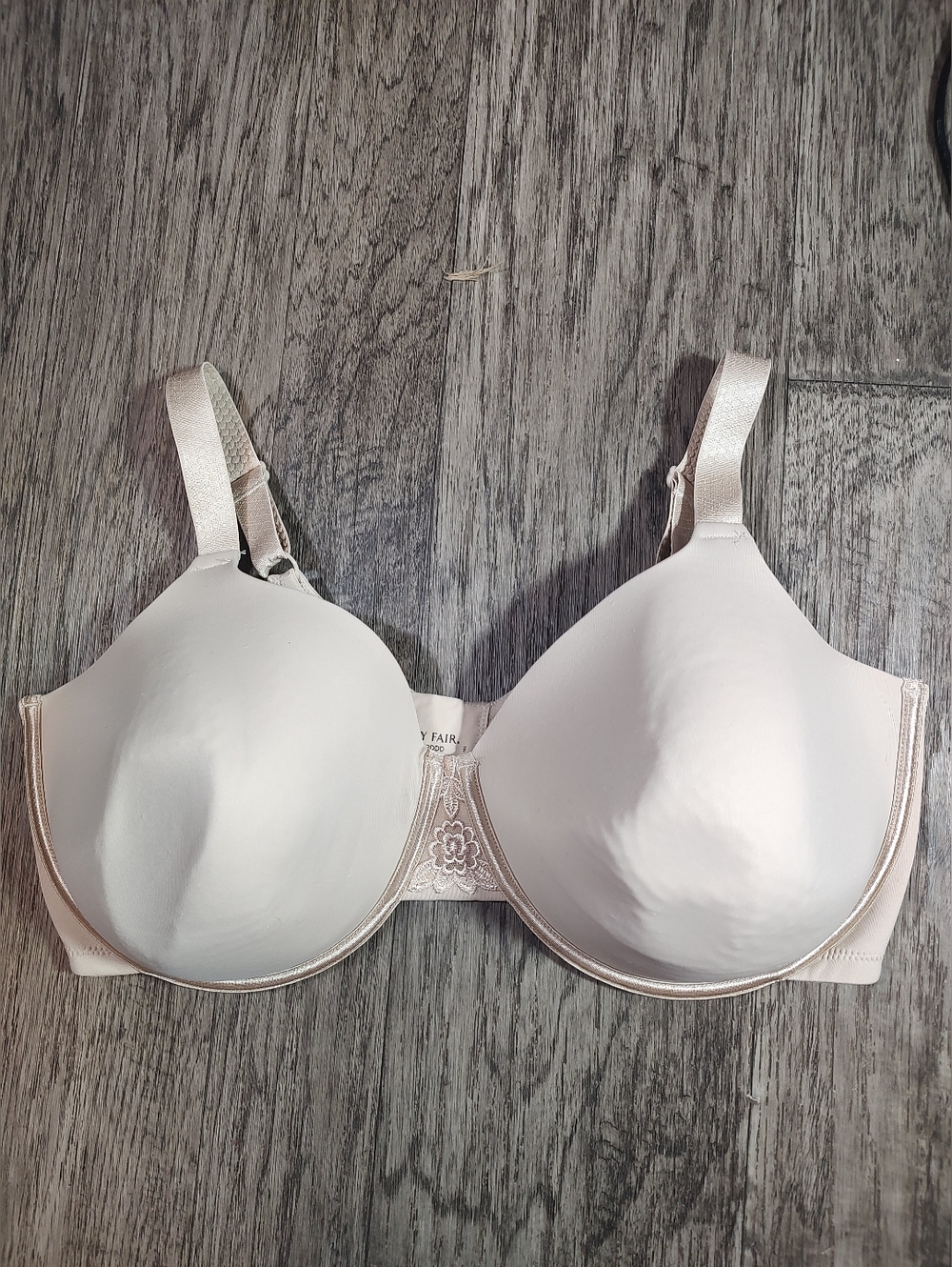 Vanity Fair Smooth Molding T-Shirt Bra in Light Blush Size 42DDD